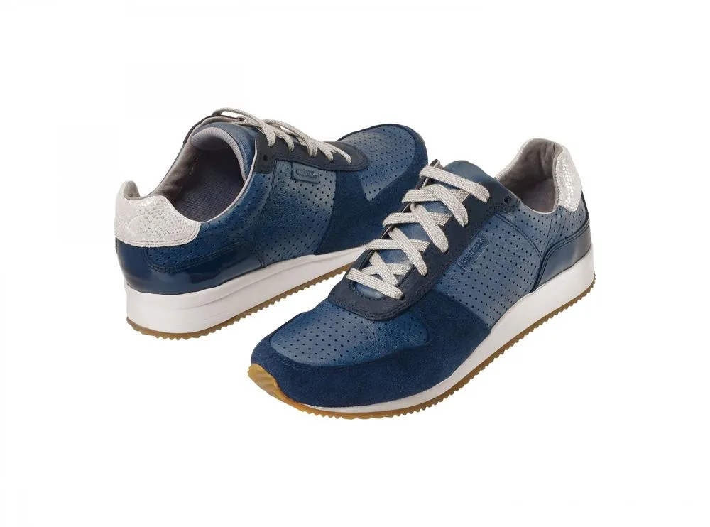 Aetrex Women's Daphne Sneaker in Navy